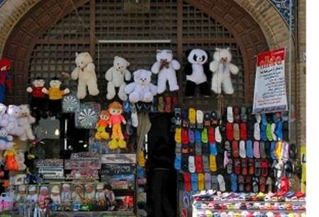 عدم وجود نظم در فروشگاههای میدان نقش جهان اصفهان
