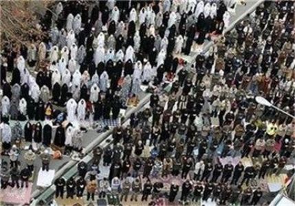 برگزاری نماز ظهر عاشورا در میدان نقش جهان اصفهان