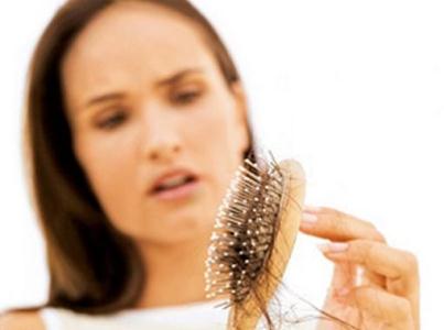 بررسی عوامل ریزش مو