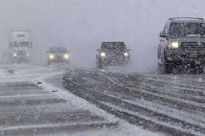 لغزندگی جاده های استان اصفهان بعلت بارش برف
