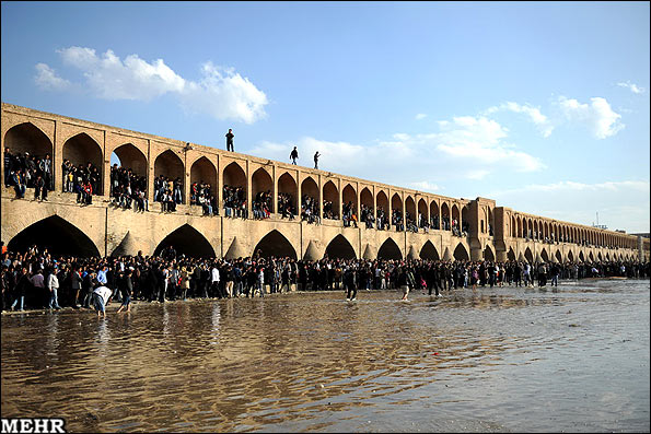 نقش اجتماعی زاینده رود در اصفهان